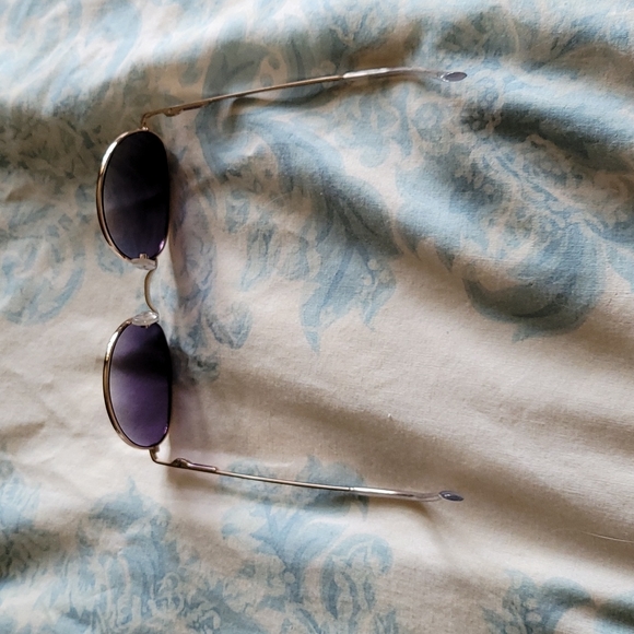 Roots gold frame blue lens sunglasses - Picture 5 of 5